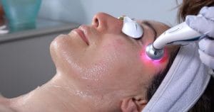 العناية بالبشرة بعد إزالة الشعر بالليزر للمساعدة في تهدئة الجلد ودعم توازن البشرة